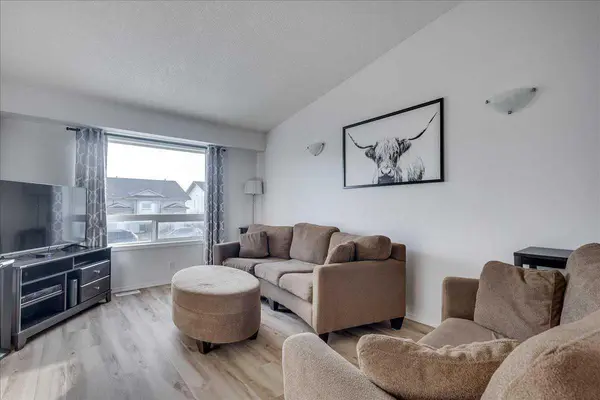 30 Kenny Close, Red Deer, AB T4P 4C3