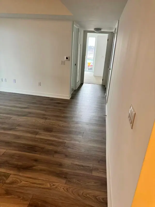 1010 Sandy Beach RD #413, Pickering, ON L1W 0C7