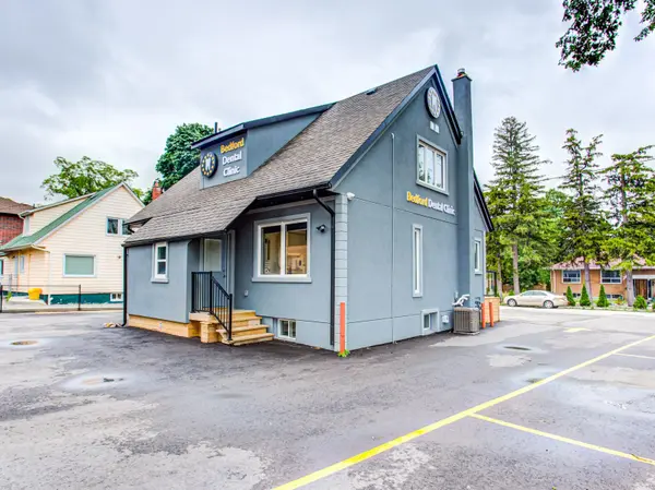 17 Bedford Park AVE, Richmond Hill, ON L4C 2N9