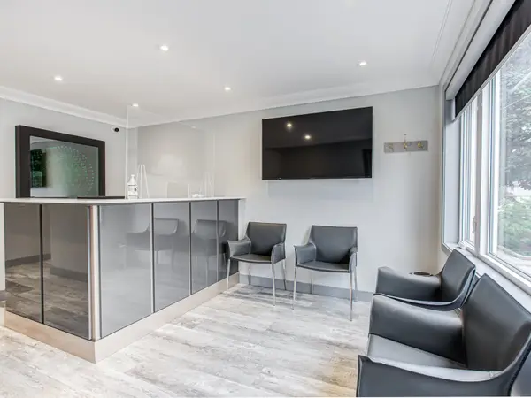 17 Bedford Park AVE, Richmond Hill, ON L4C 2N9