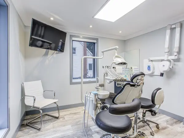 17 Bedford Park AVE, Richmond Hill, ON L4C 2N9