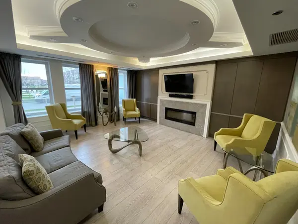 28 Prince Regent ST E #102, Markham, ON L6C 0V5