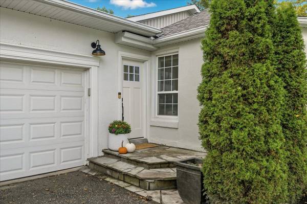 17 Mill ST, East Gwillimbury, ON L0G 1M0