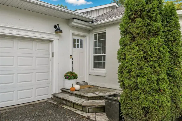 17 Mill ST, East Gwillimbury, ON L0G 1M0