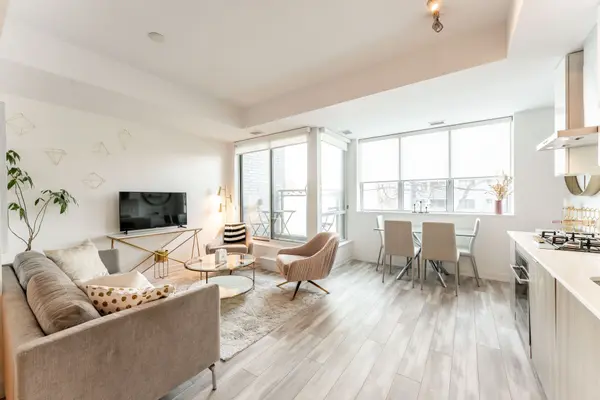 38 Howard Park AVE #219, Toronto W01, ON M6R 0A7