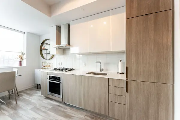 38 Howard Park AVE #219, Toronto W01, ON M6R 0A7