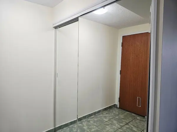 41 Markbrook LN #213, Toronto W10, ON M9V 5E6