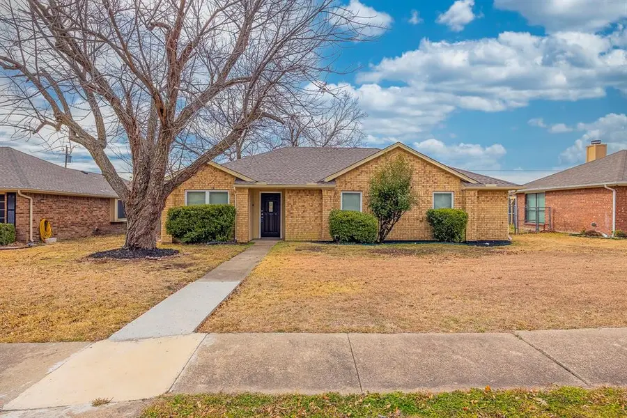 2201 Rockbluff Drive, Rowlett, TX 75088