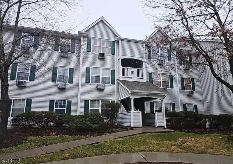 107 Chatfield Dr, Pequannock Twp., NJ 07444