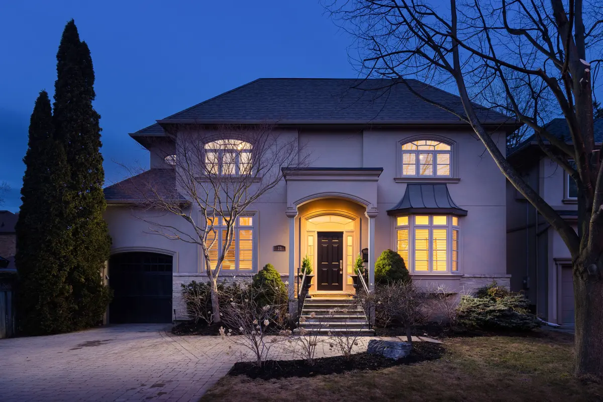 31 Gardenvale RD, Toronto W07, ON M8Z 4C2