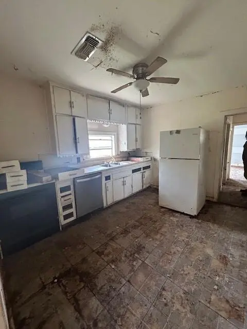 507 W Locust Street, Whitewright, TX 75491