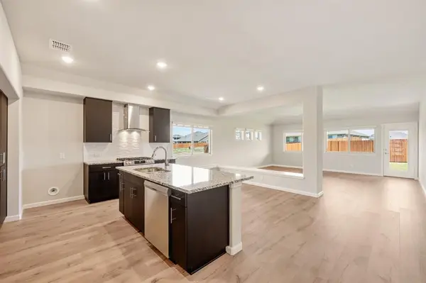 937 Kingbird Lane, Alvarado, TX 76009