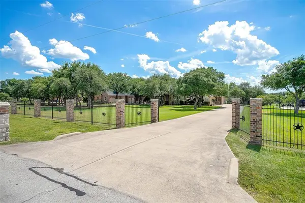 9549 Dickson Road, Fort Worth, TX 76179