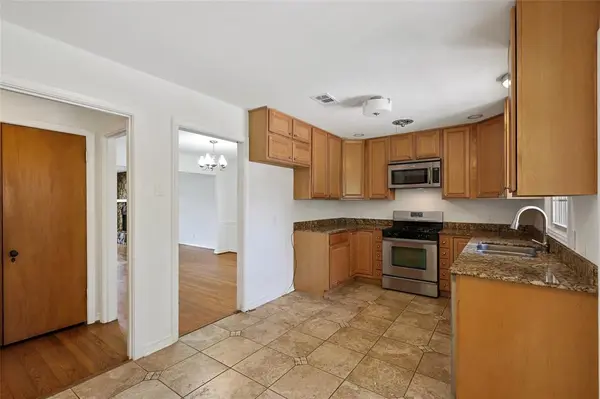 6561 Axton Lane, Dallas, TX 75214