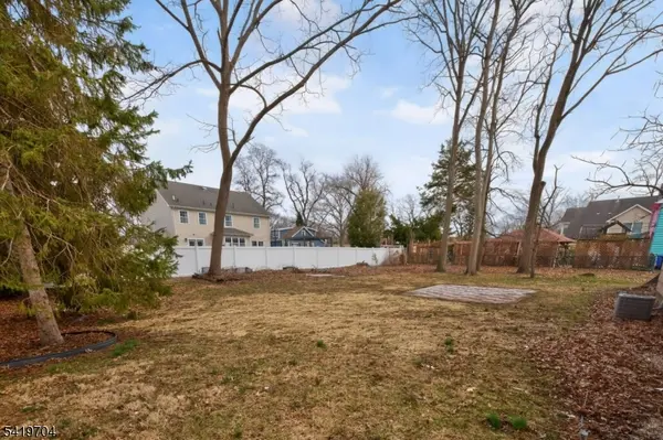 131 Martin Dr, South Plainfield Boro, NJ 07080