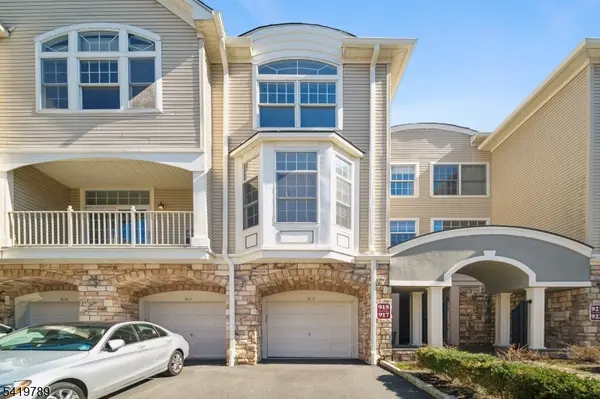 915 Kensington Ln, Livingston Twp., NJ 07039