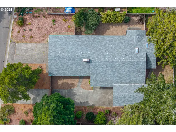 2265 24TH ST, Florence, OR 97439