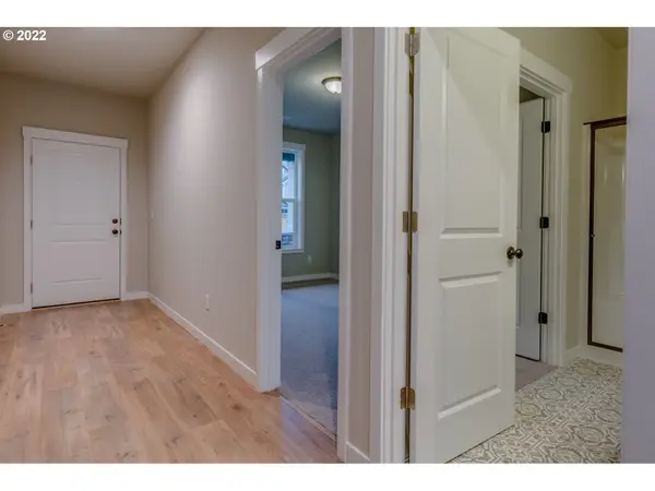 3205 S Magnolia Dr #Lot 738, Cornelius, OR 97113