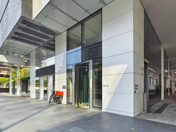 100 Harbour ST #2208, Toronto C01, ON M5J 0B5