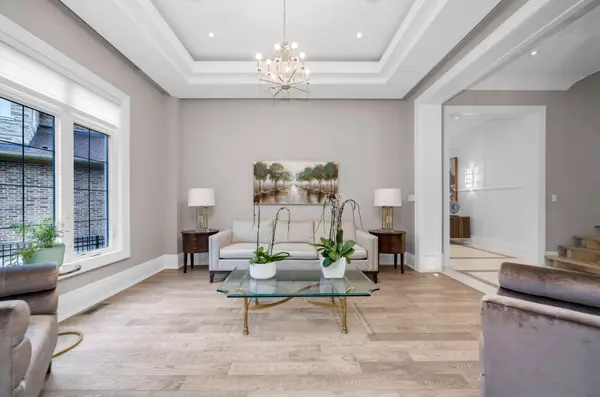 34 Rosebud CT, Vaughan, ON L0J 1C0