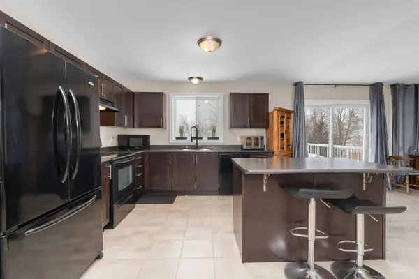 25 Bay ST, Tay, ON L0K 2A0