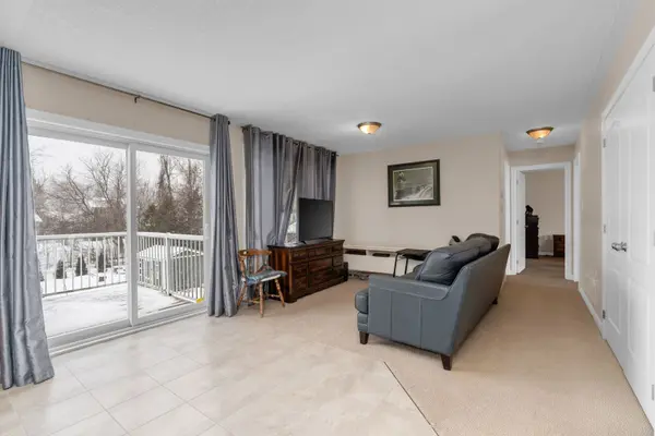 25 Bay ST, Tay, ON L0K 2A0