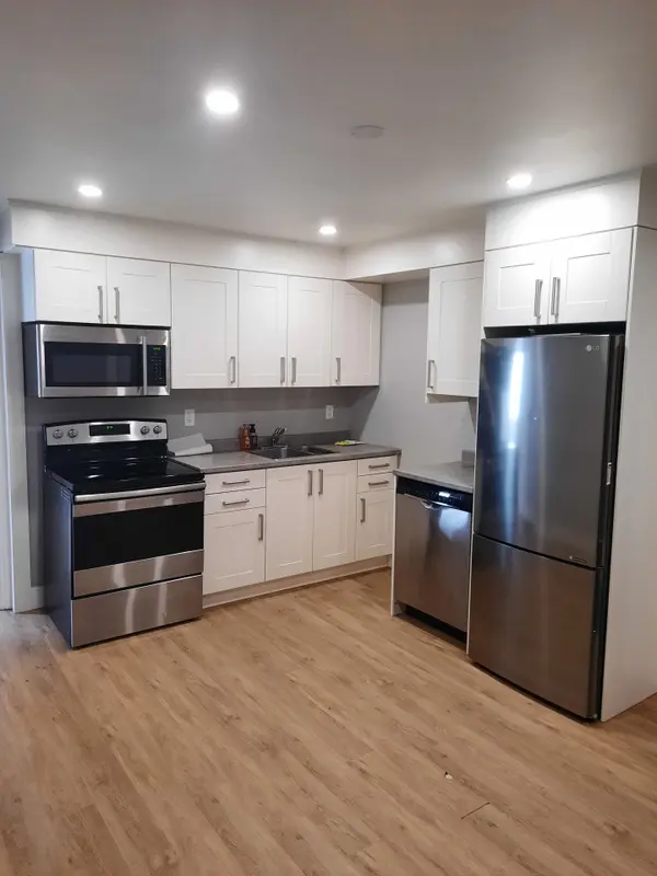 28 Wellington ST W #4, Barrie, ON L4N 1K2