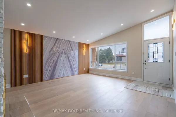 15 Athlone AVE, Brampton, ON L6T 2N5