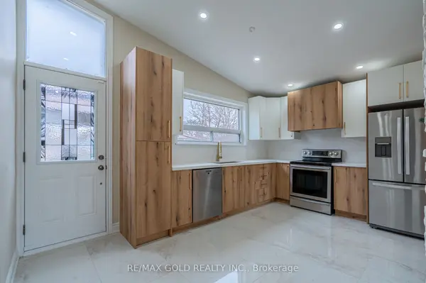 15 Athlone AVE, Brampton, ON L6T 2N5