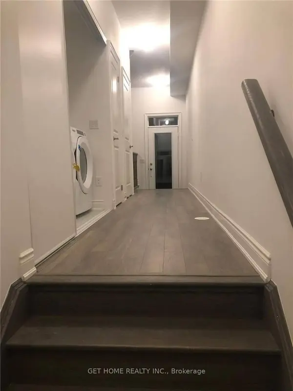 2A Muir AVE #3, Toronto W05, ON M9L 2L1