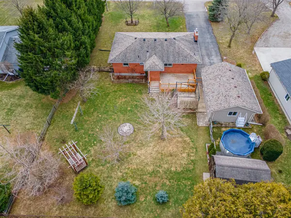 8 East Williams ST, North Middlesex, ON N0M 1A0