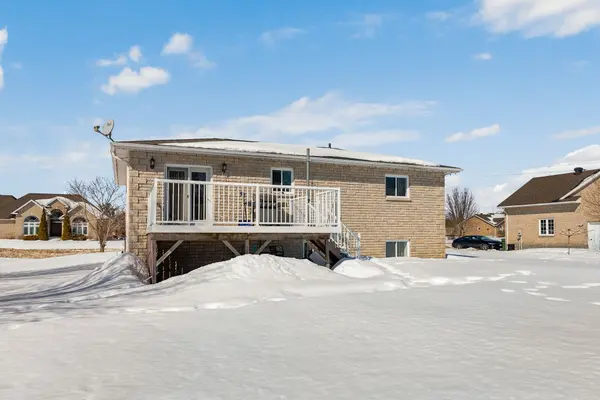 89 Rivercrest Dr. DR, Laurentian Valley, ON K8A 6W4