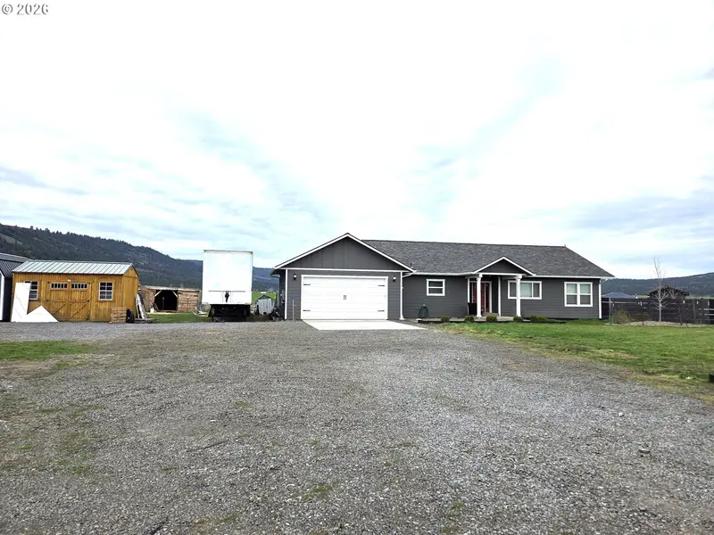 902 N 15TH AVE, Elgin, OR 97827