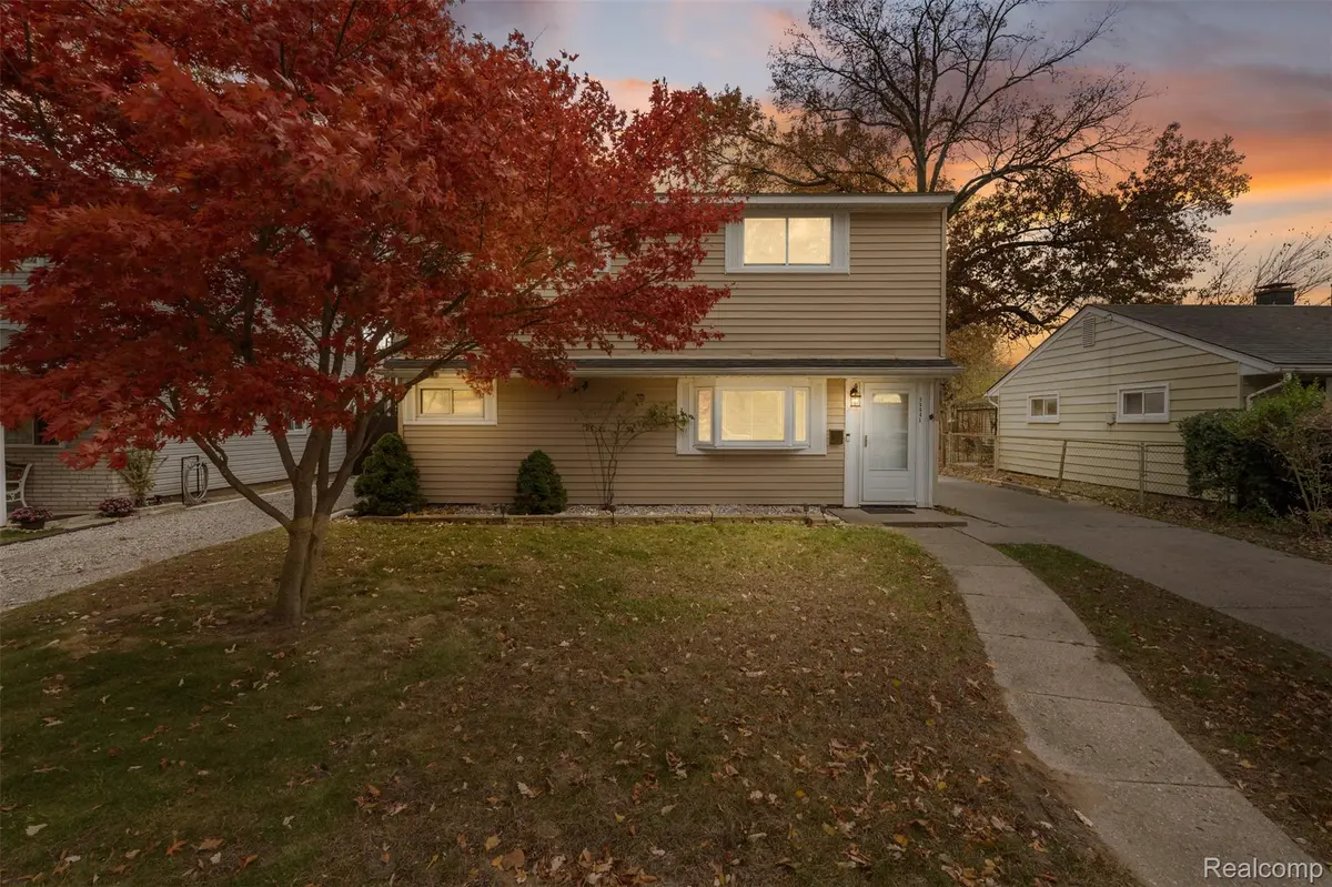 34441 Phyllis ST, Wayne, MI 48184