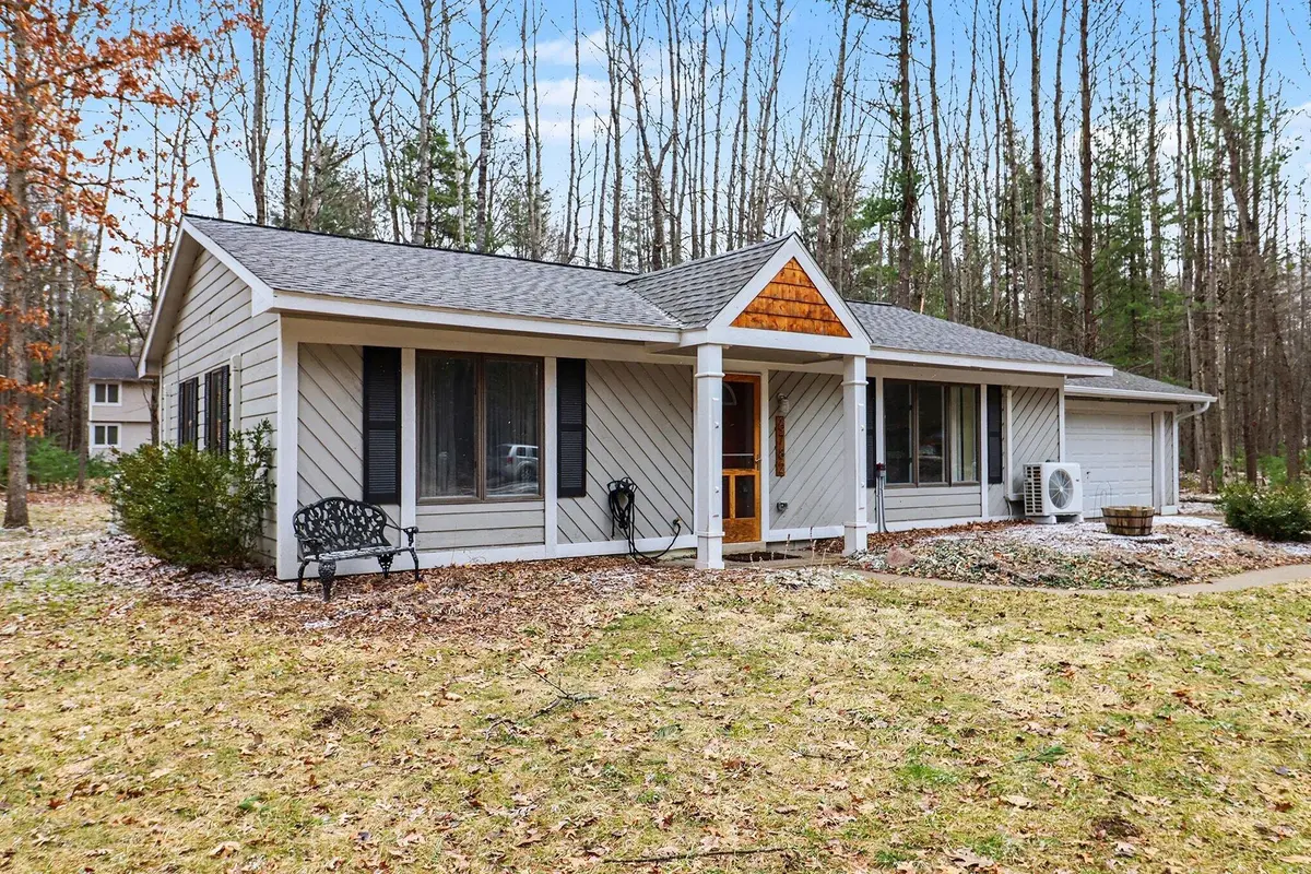 6782 White Pine DR, Morton Twp, MI 49346