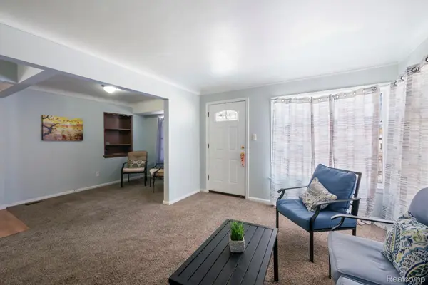 7739 Rosedale BLVD, Allen Park, MI 48101