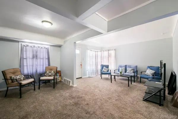 7739 Rosedale BLVD, Allen Park, MI 48101