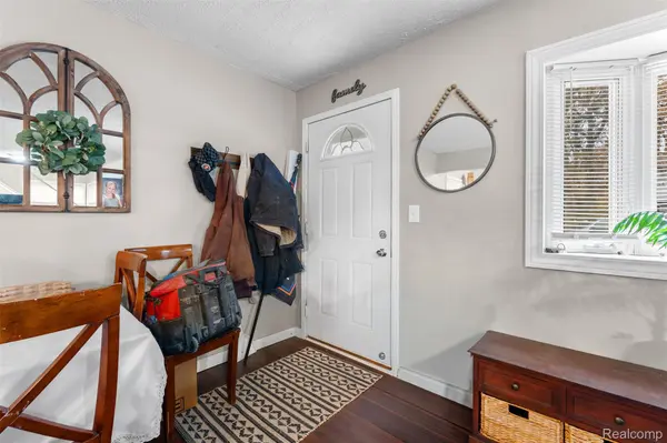 34441 Phyllis ST, Wayne, MI 48184