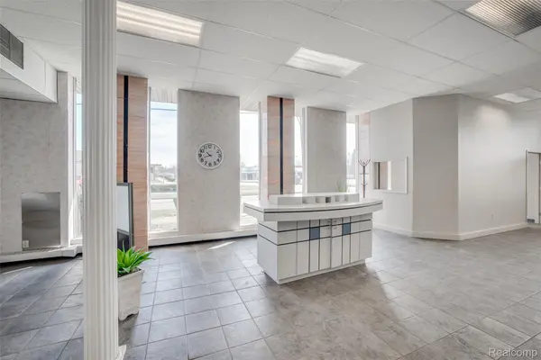 1712 E Michigan AVE, Jackson, MI 49202