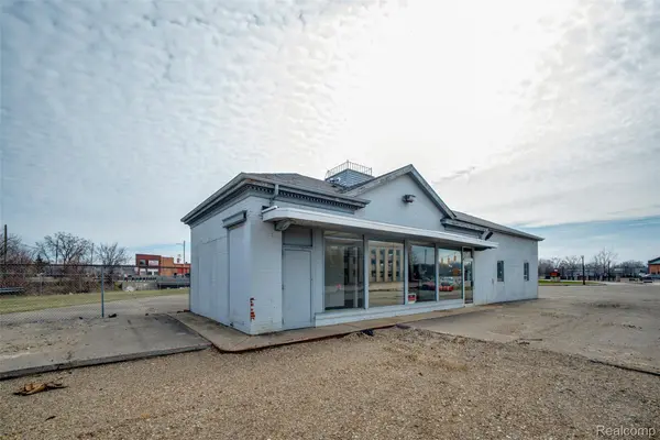 301 S Cooper Street, Jackson, MI 49201