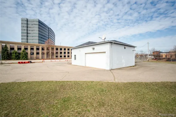 301 S Cooper Street, Jackson, MI 49201