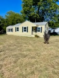 1451 Greenbrier Drive, River Oaks, TX 76114