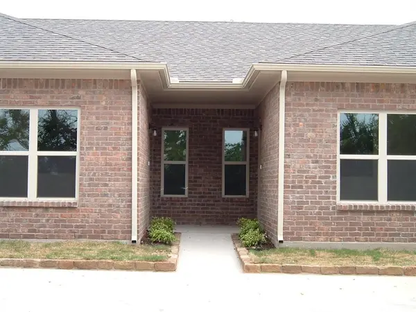 224 S Line Street #101, Weatherford, TX 76086