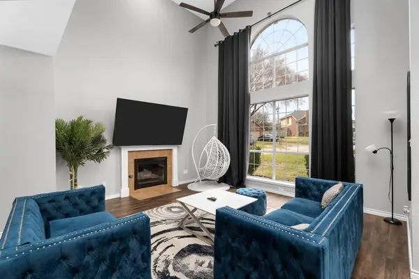 2422 Whispering Cove Circle, Garland, TX 75044