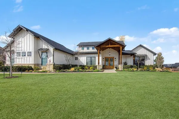 3300 Dovehill Drive, Northlake, TX 76247