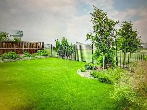 5541 Annie Creek Road, Fort Worth, TX 76126