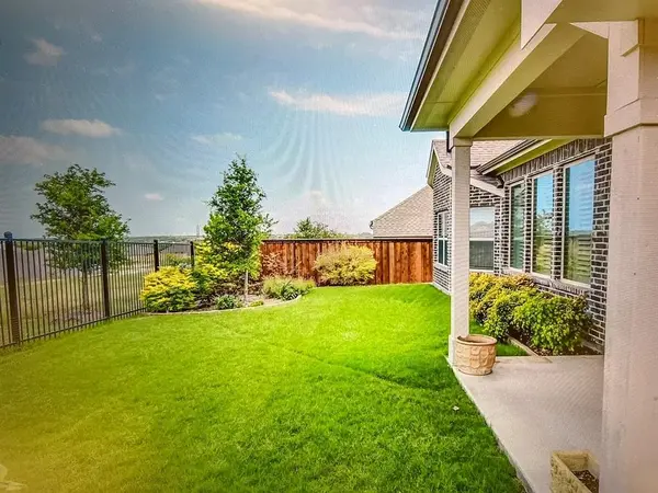 5541 Annie Creek Road, Fort Worth, TX 76126