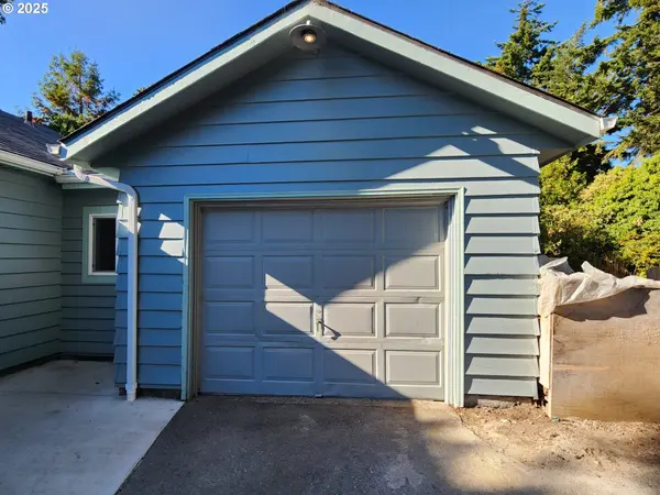 636 18TH ST, Port Orford, OR 97465