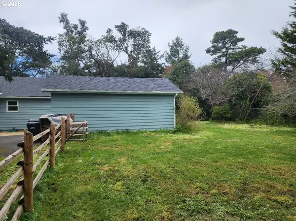 636 18TH ST, Port Orford, OR 97465