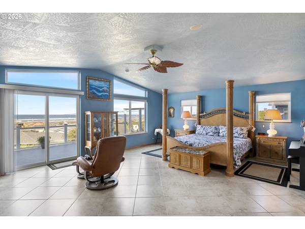 2105 NW PARKER AVE, Waldport, OR 97394